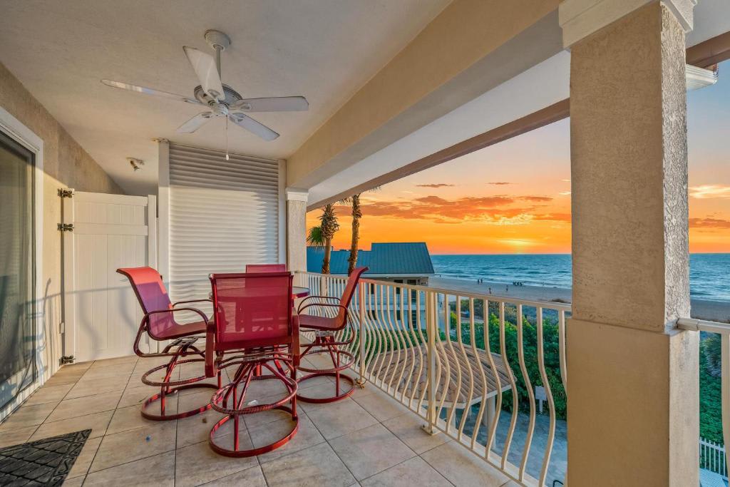 Relax in your private balcony seating as breathtaking ocean sunsets paint the sky in brilliant oranges and golds. The gentle sea breeze and soothing sound of waves create the perfect evening retreat.
