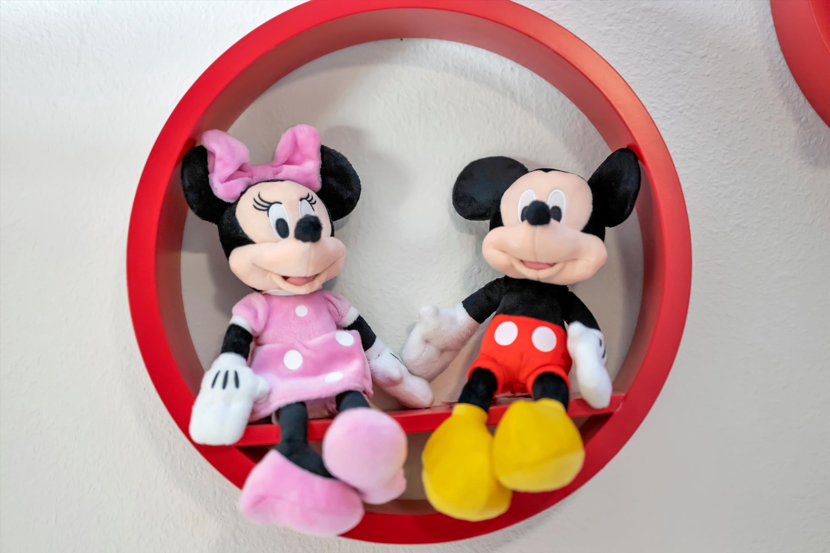 A cheerful Disney-themed nook awaits you with classic characters ready to bring smiles to your little ones during your stay.