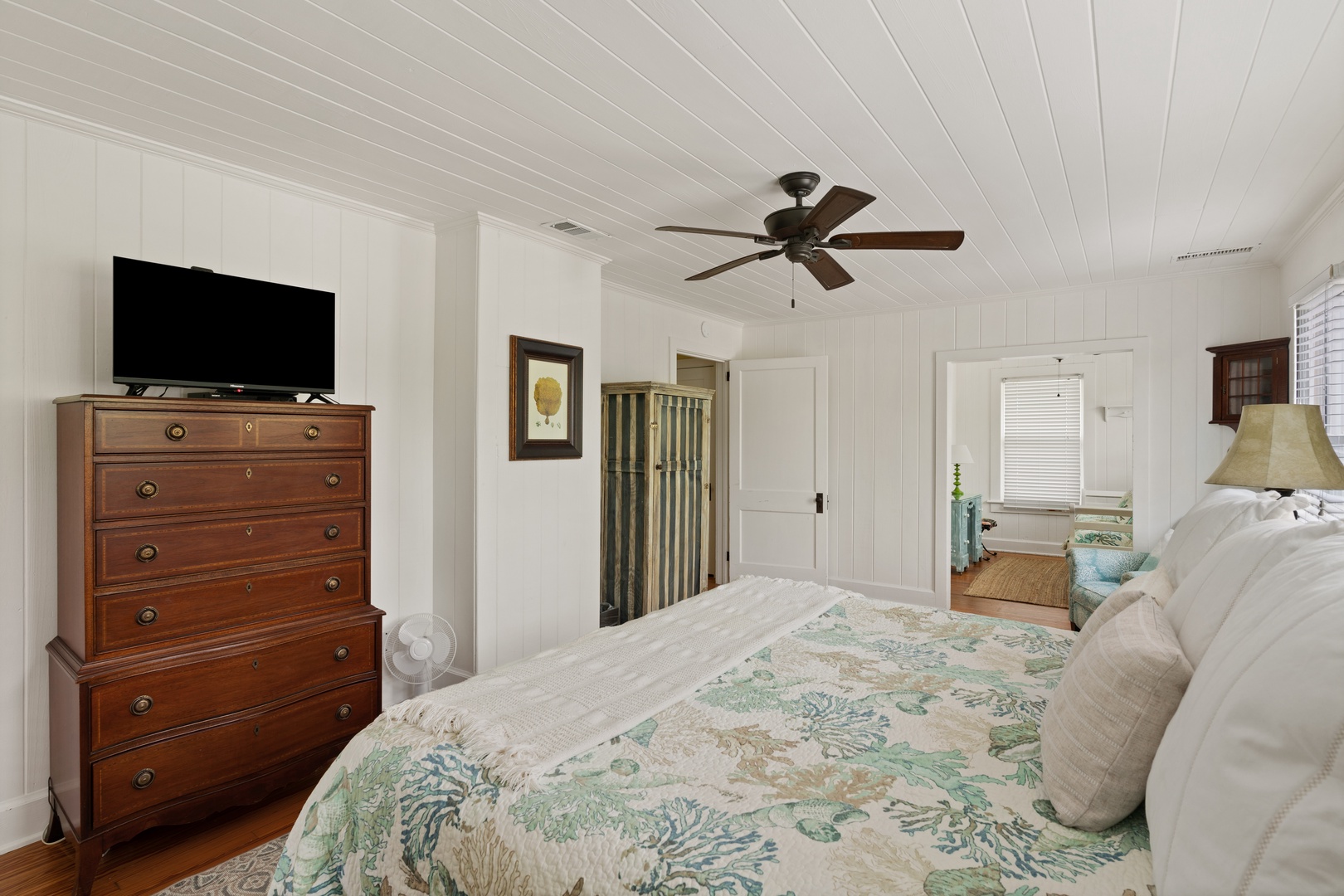 Upstairs, Primary Bedroom, King Bed