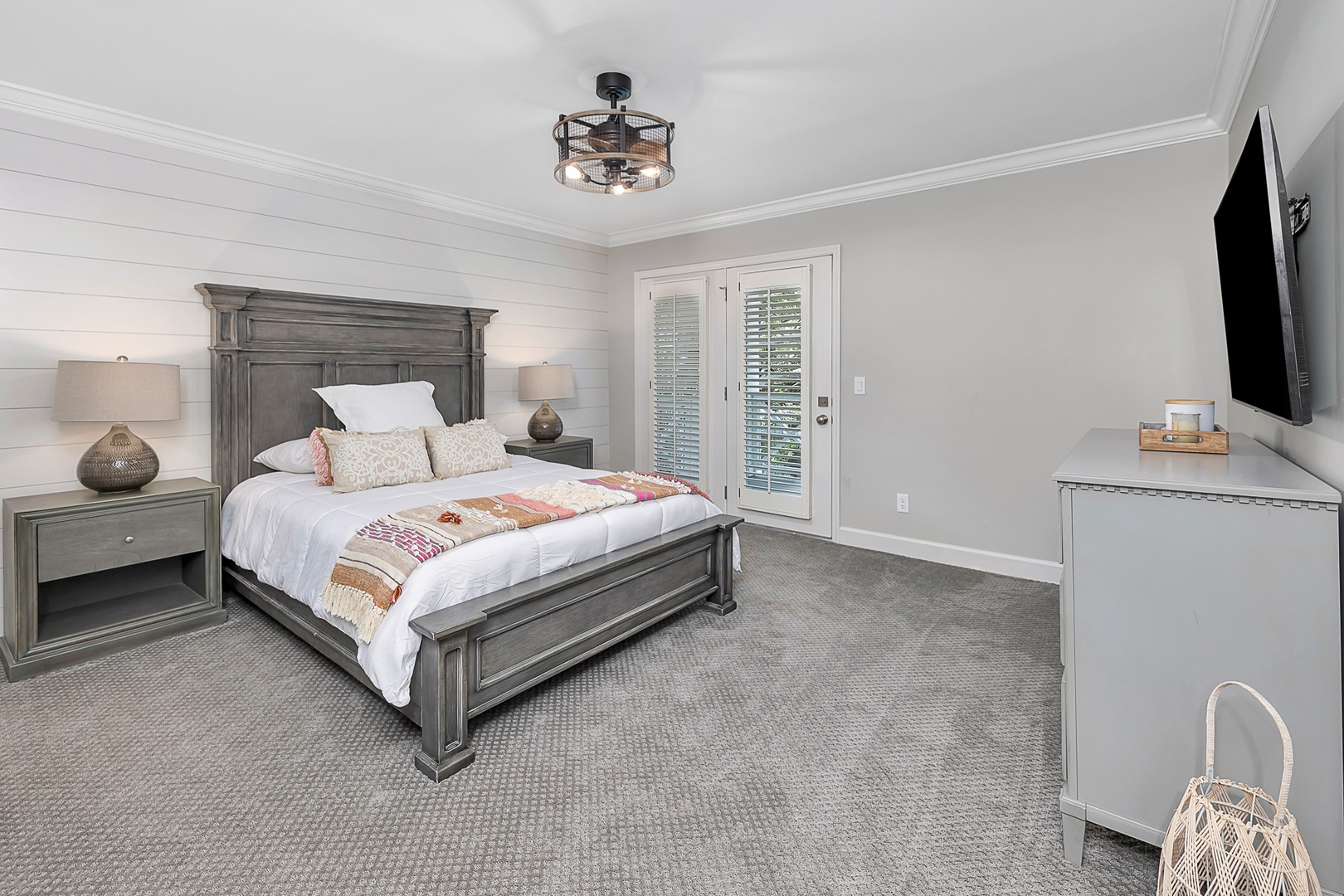 Upstairs Guest Bedroom 1, Queen Bed