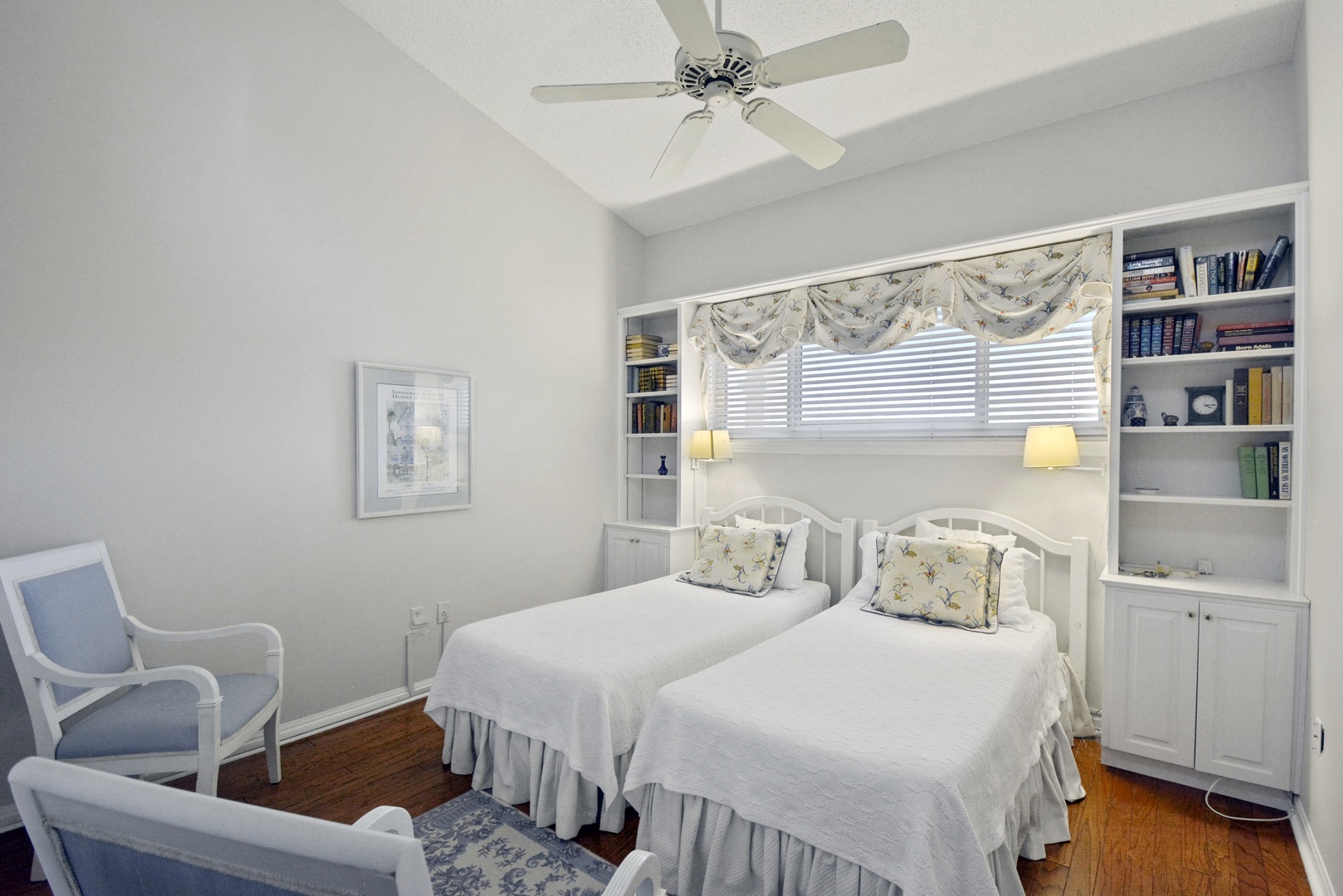Guest Bedroom, 2 Twin Beds