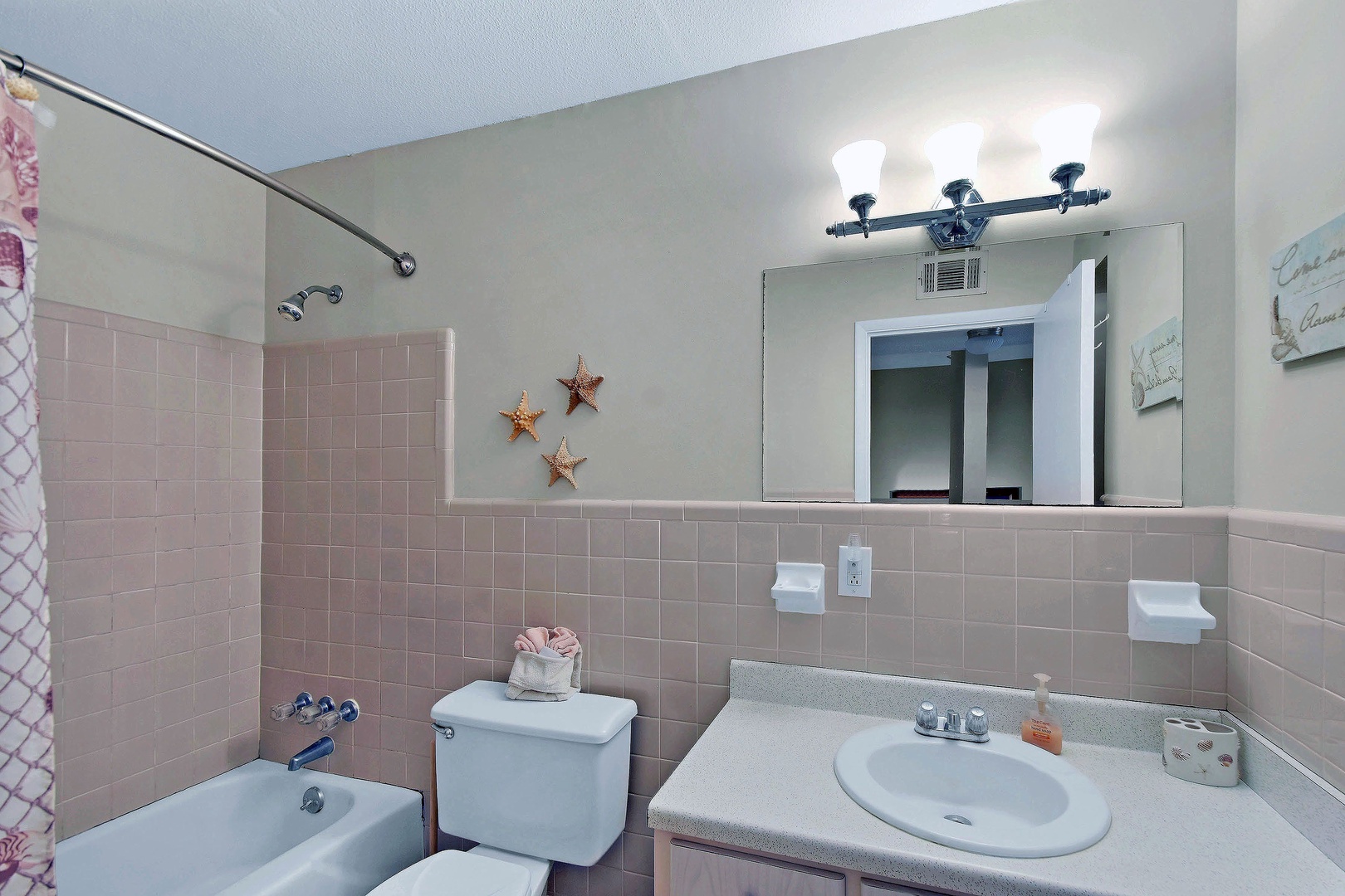 Bathroom, Tub/Shower Combo