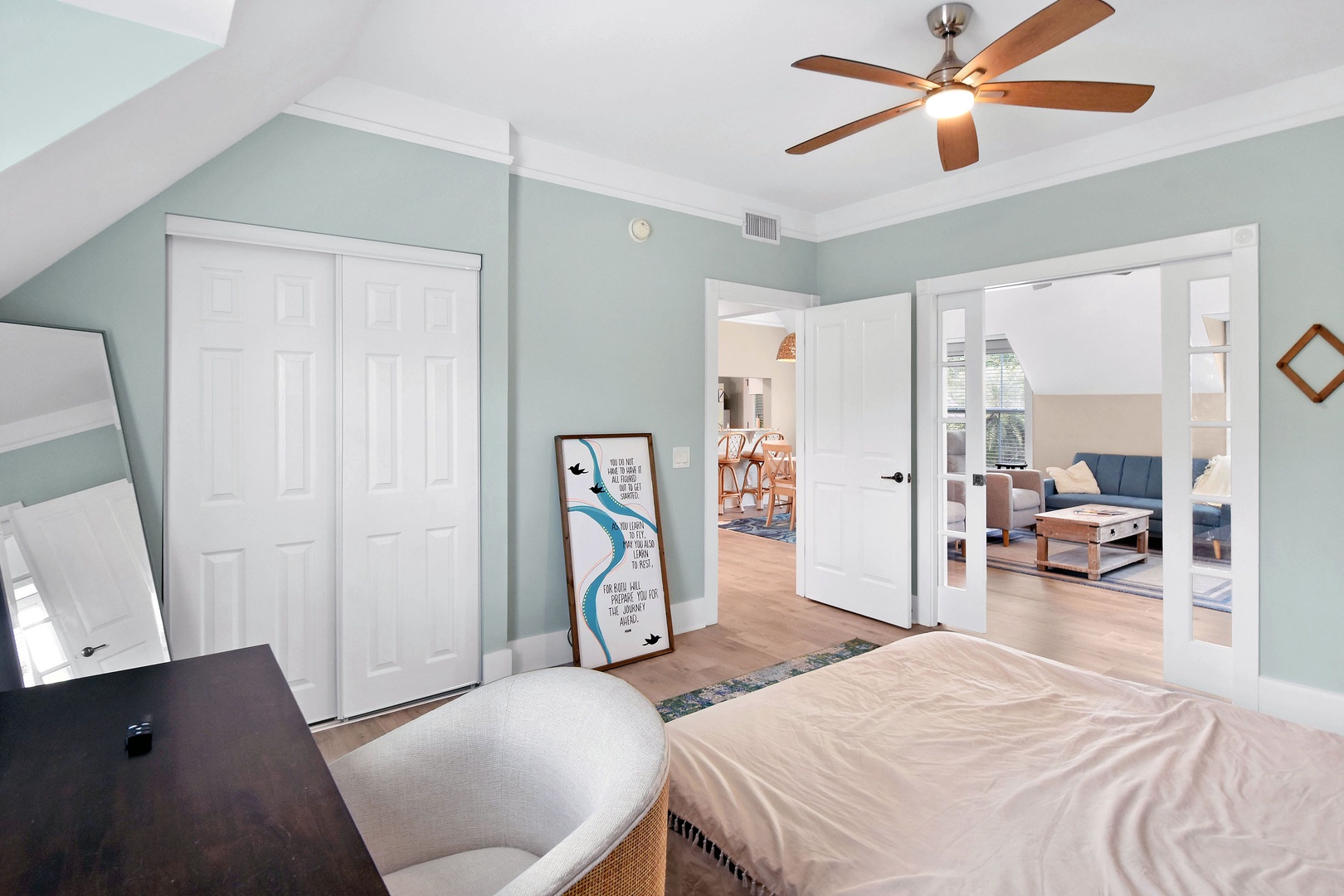 Bedroom 2, Queen Bed