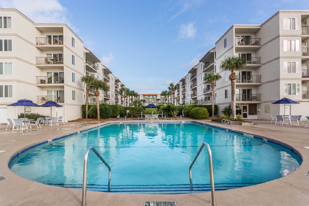 Beach Club Pool