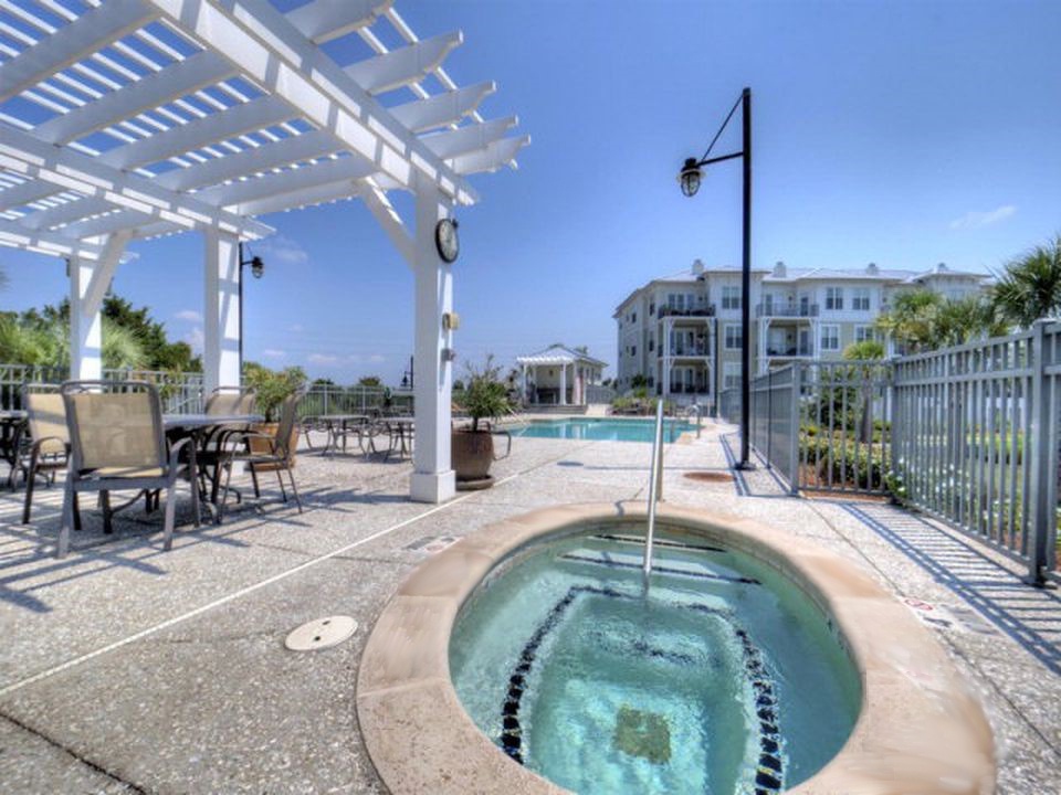 Cabana~ Community Pool~ and Jacuzzi 