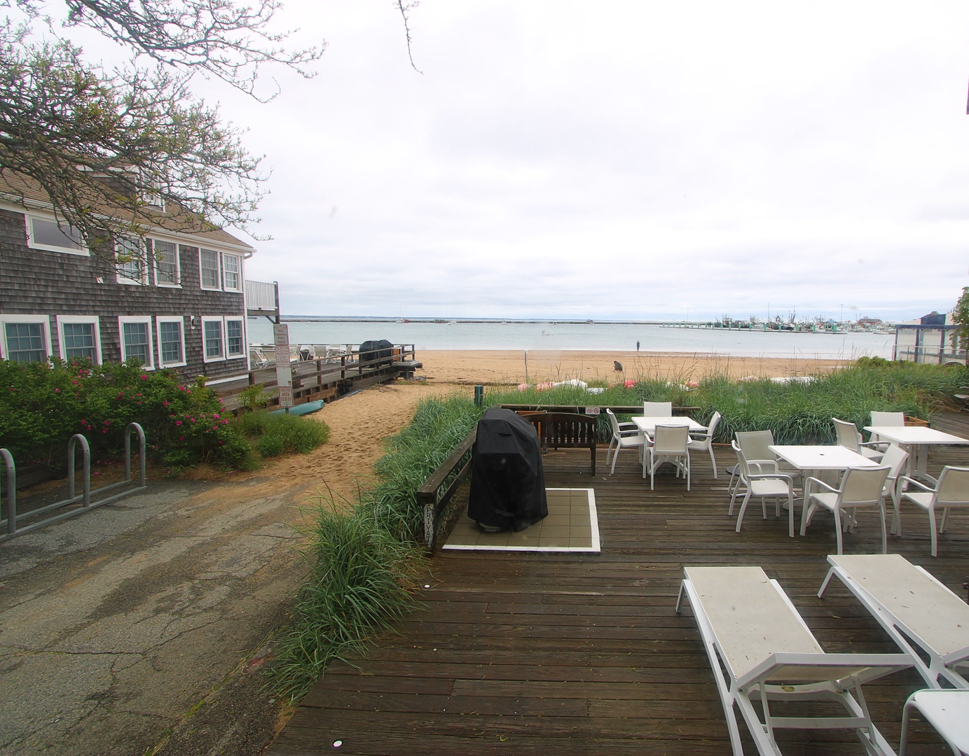 The Sandy Snug