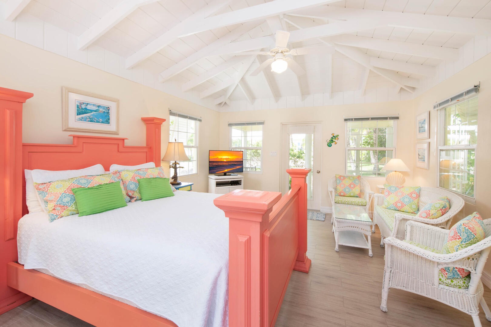 Guest cottage suite room