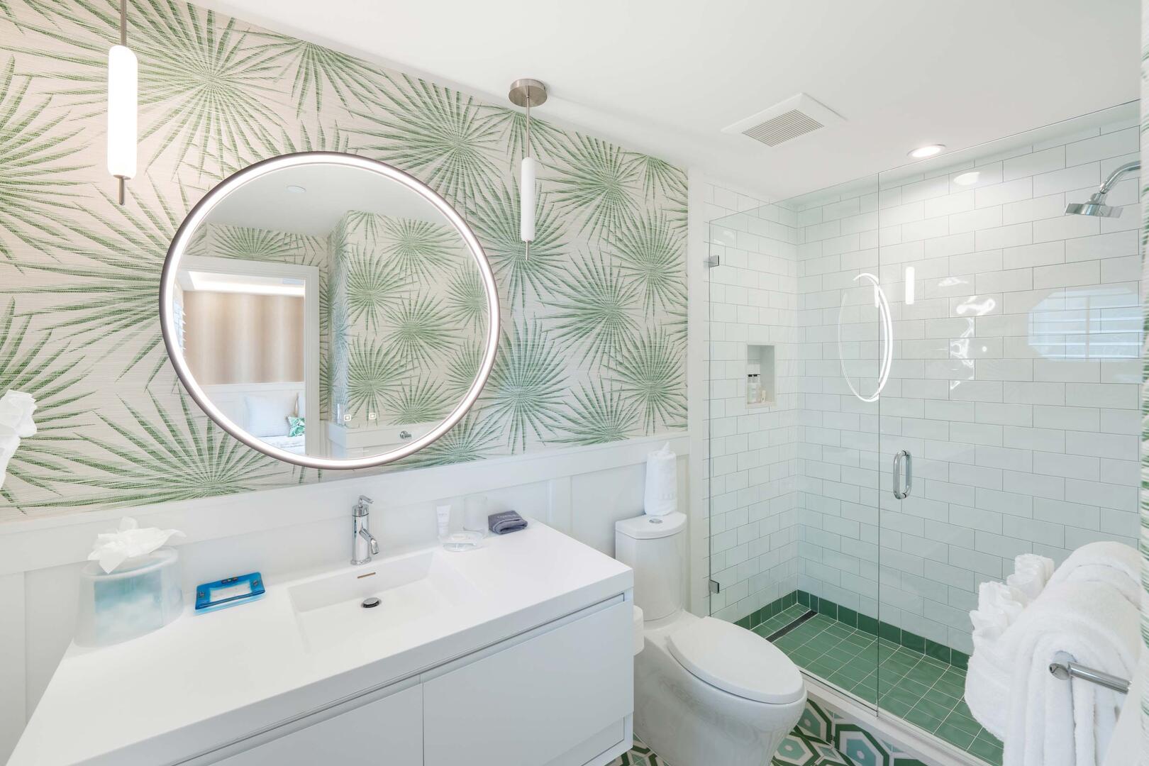 Guest ensuite with shower