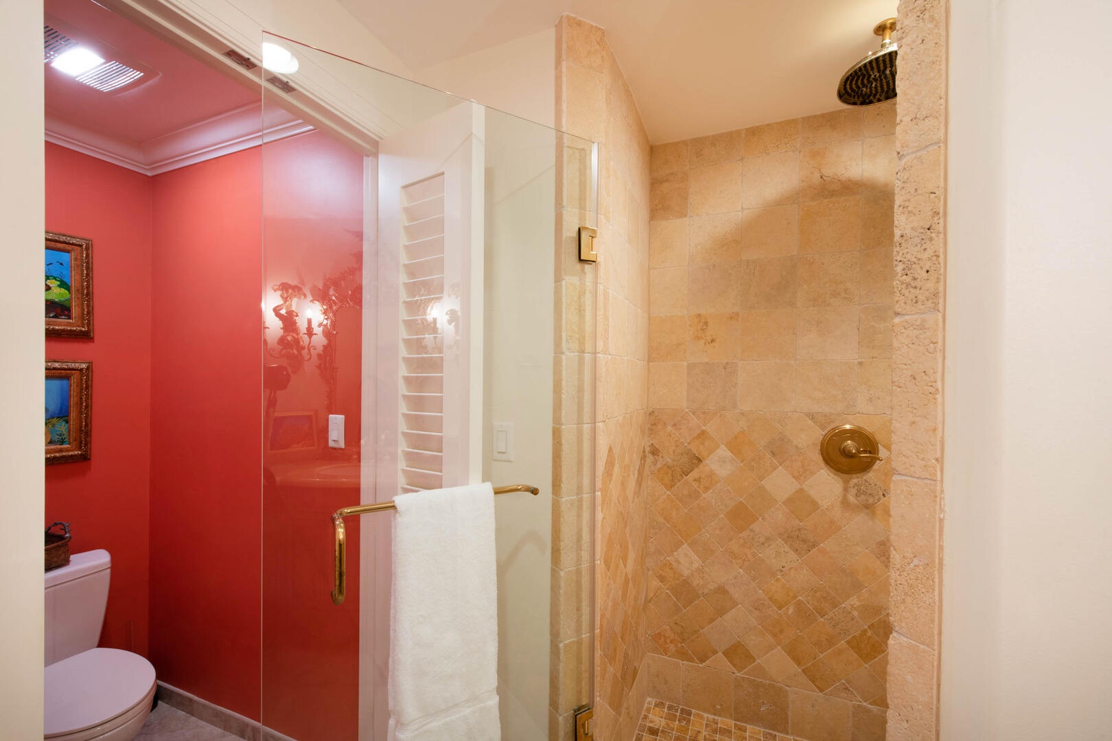 Hallway full bathroom with shower.