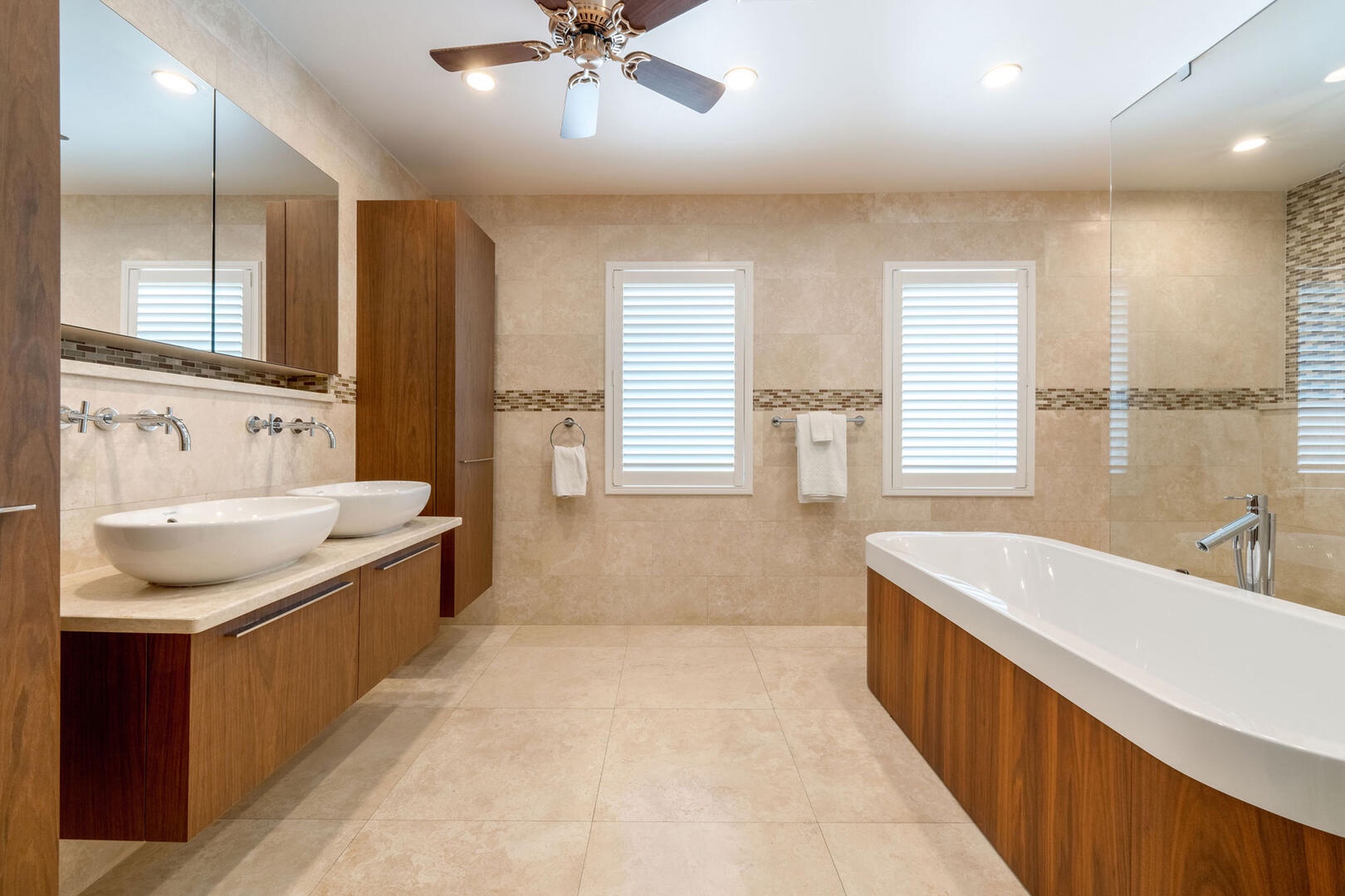 East Primary Ensuite and soaking tub.