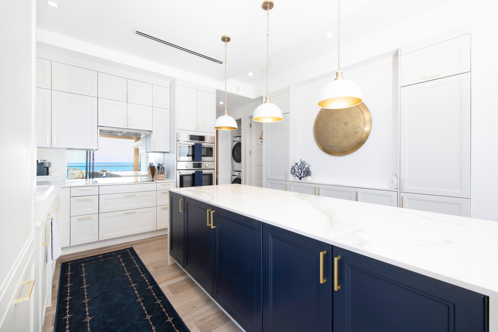 Spacious kitchen island