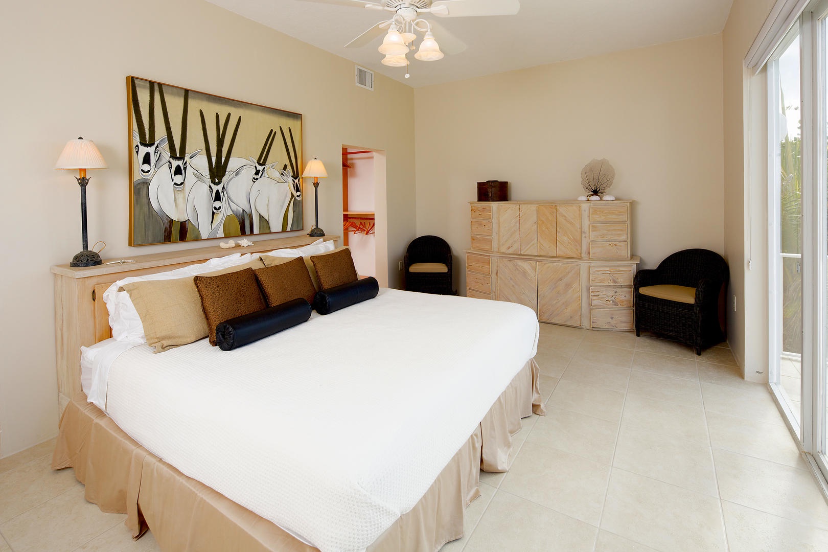 Second Floor King Master Suite.