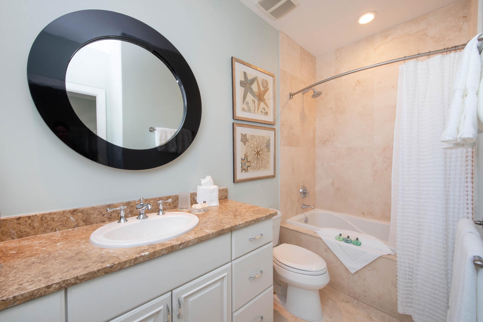 Guest Suite 2 Bathroom.