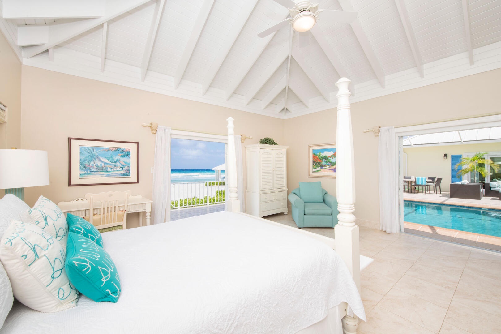 Primary suite with king bed