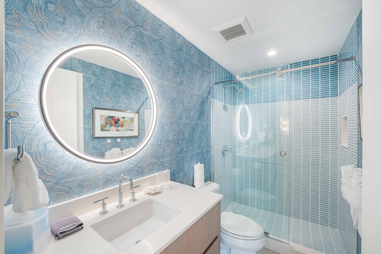 Guest ensuite with shower