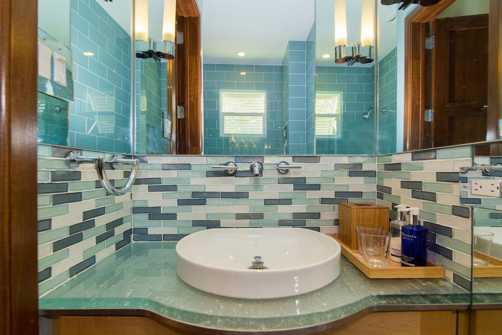 Twin Suite's Bathroom Sink.