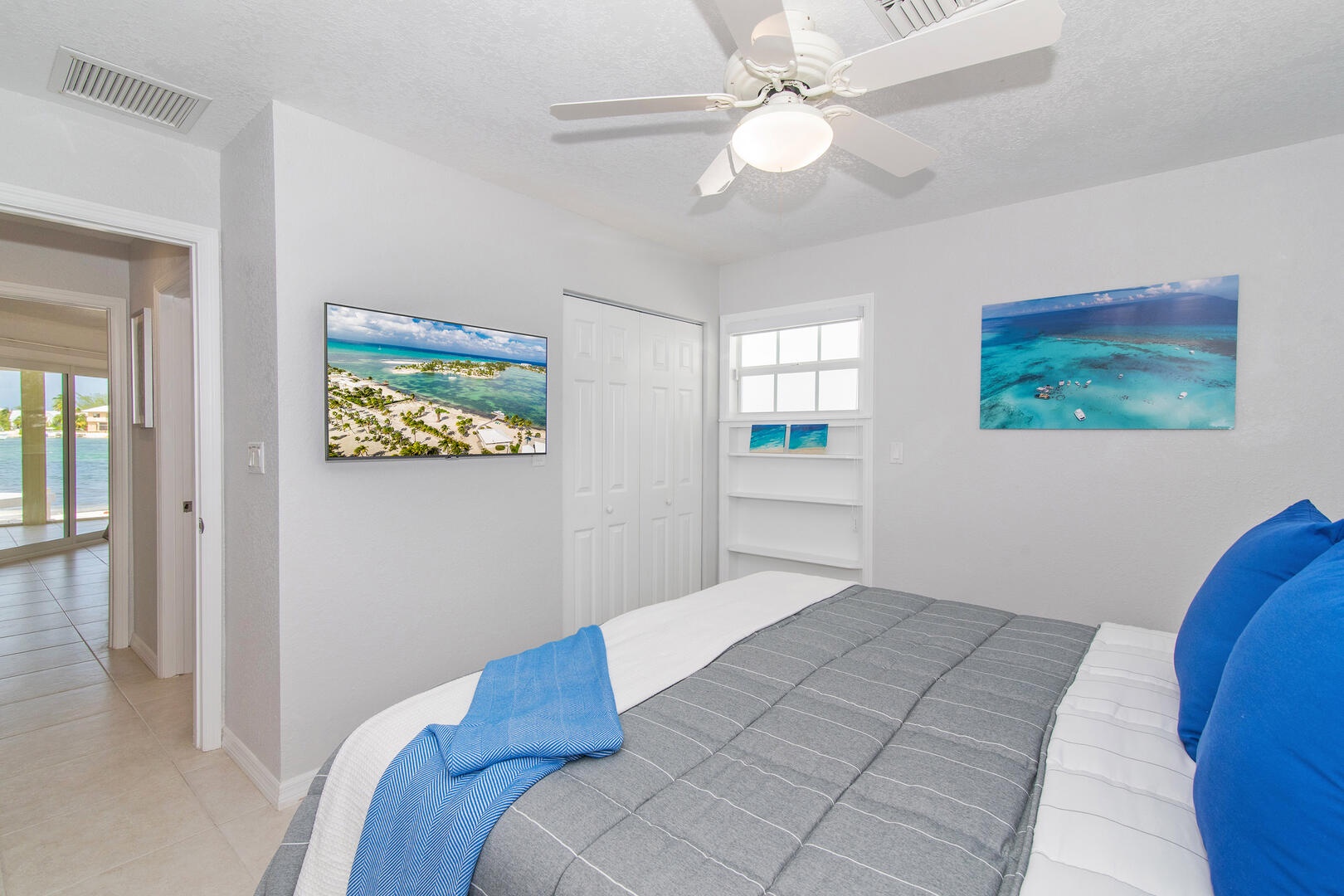 Guest Bedroom #2 with SmartTV.