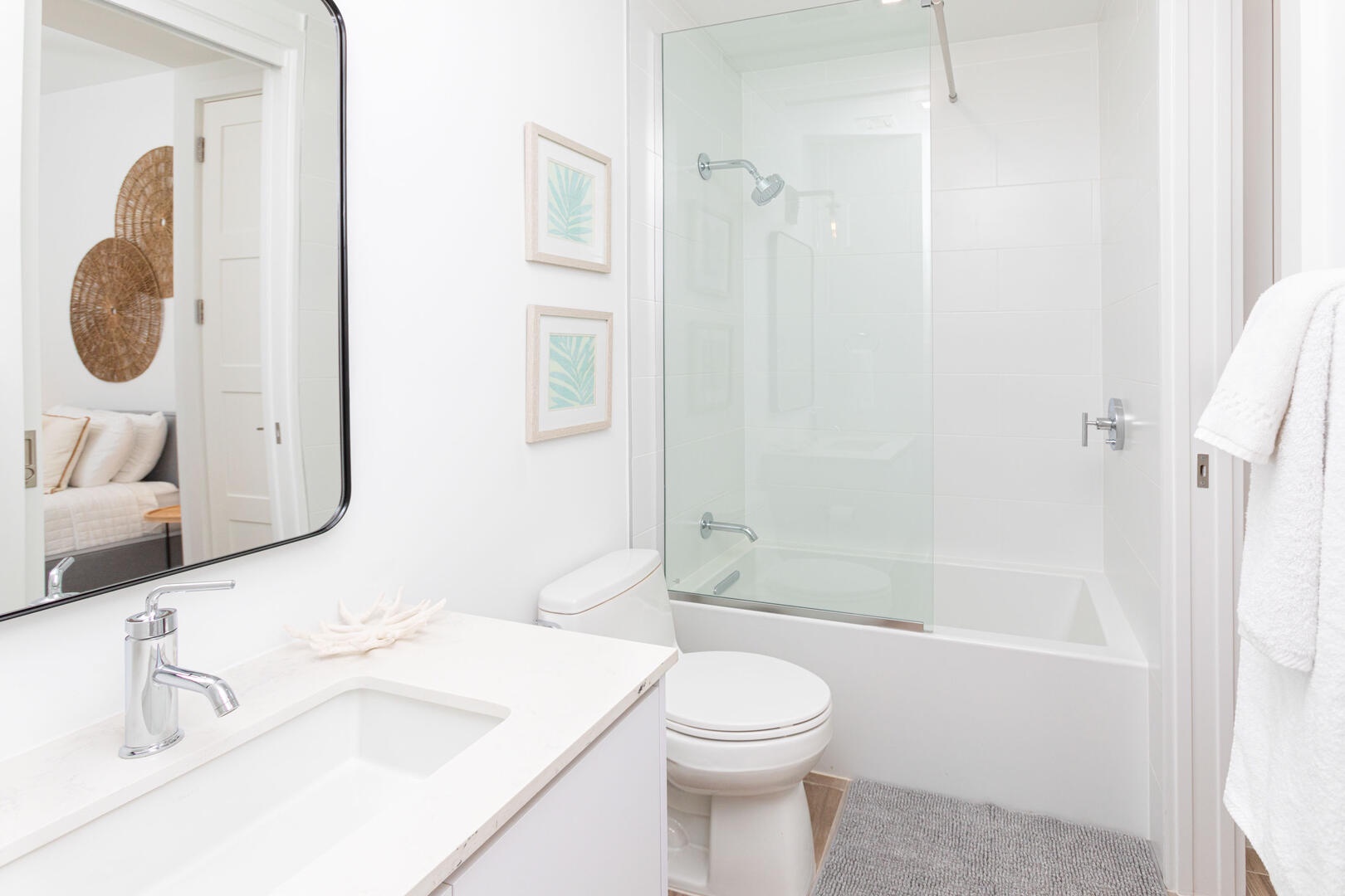 Guest Ensuite with shower bath.