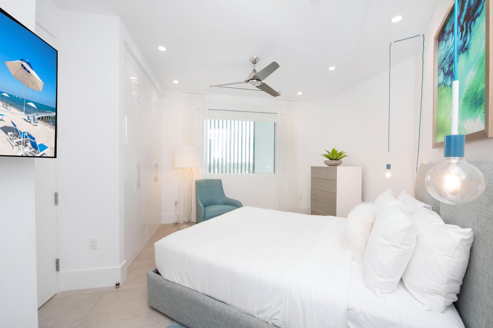 Guest Suite with SmartTv.