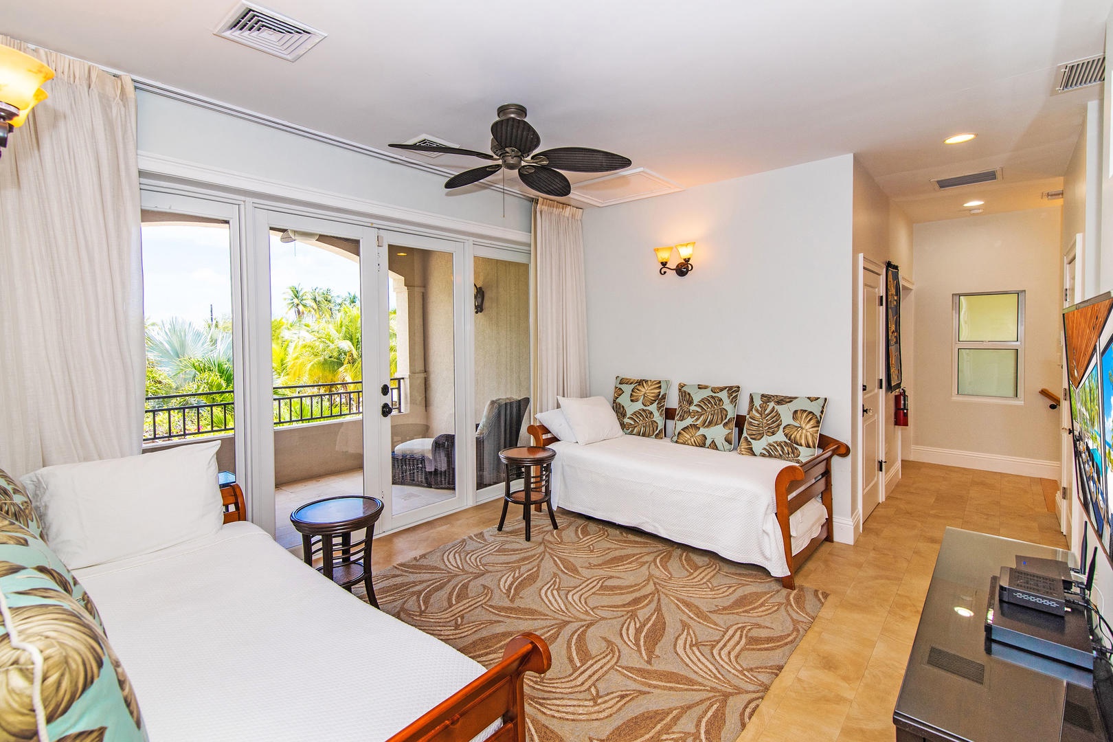 TV loft outside the master suite--prefect of children!