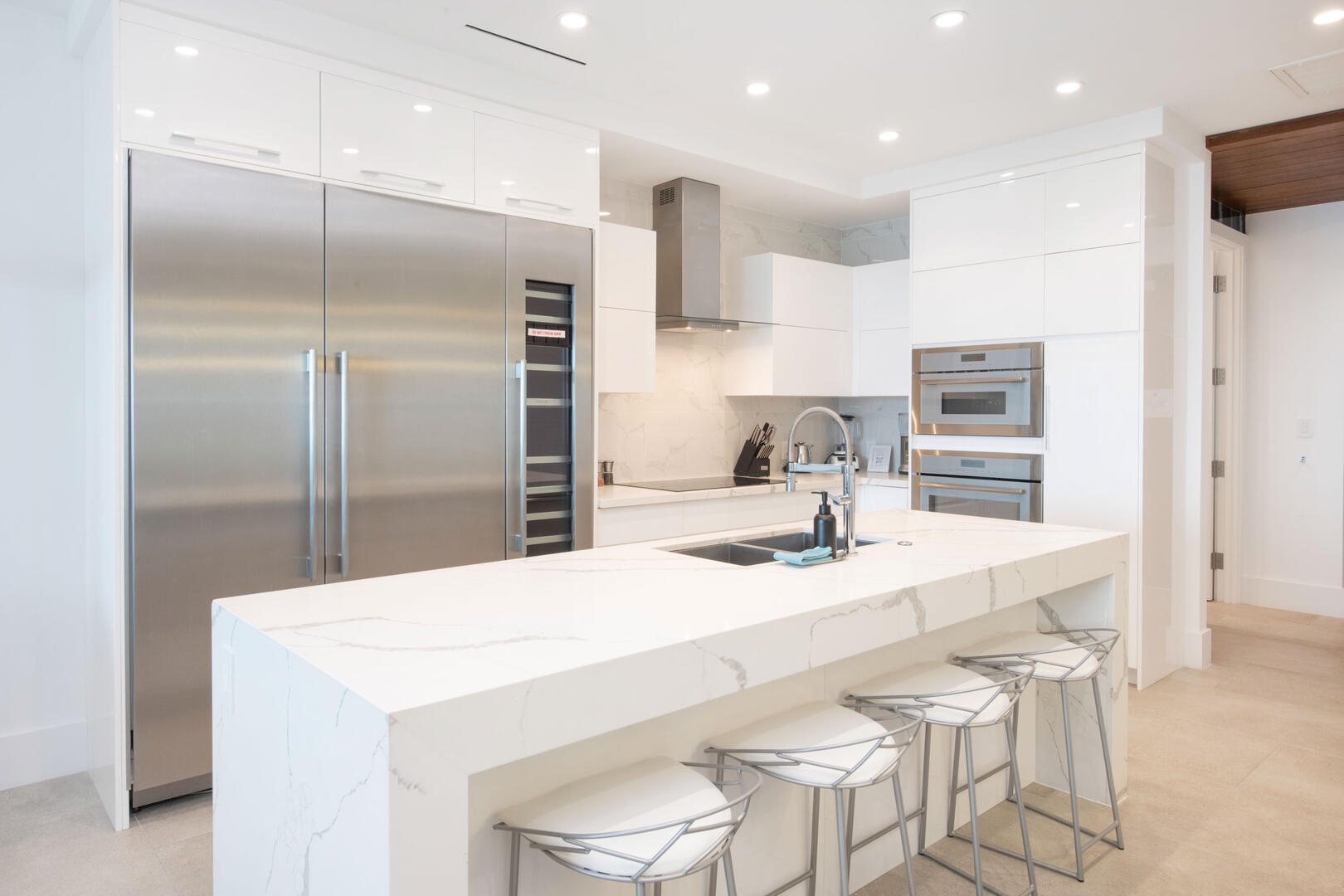 Kitchen island with seating for 4.