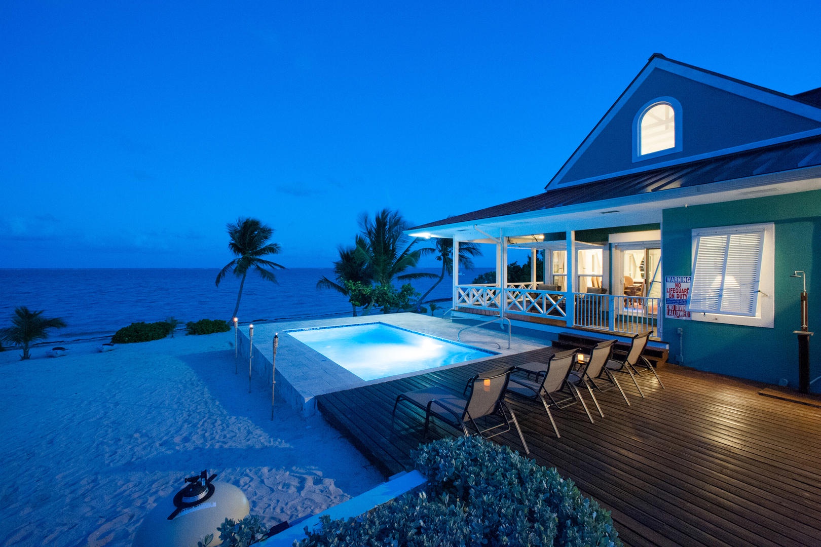 The party doesn't stop when the sun goes down! Enjoy this lit up pool at night.