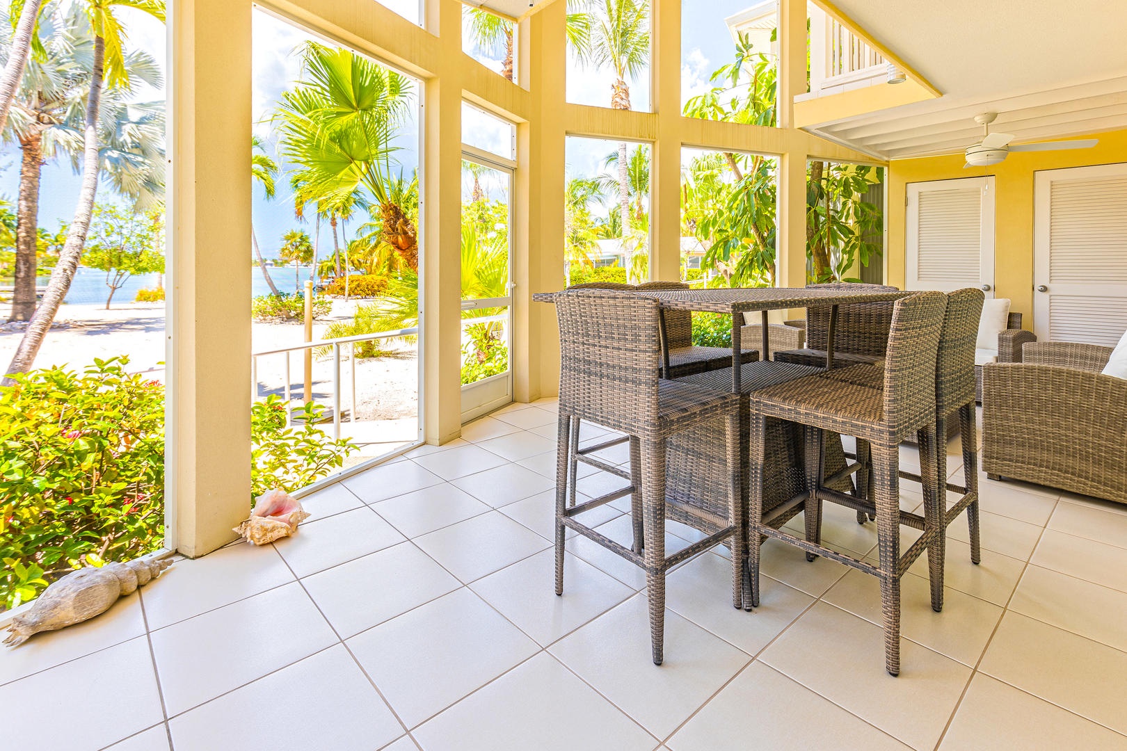 Another view of the screened lanai.