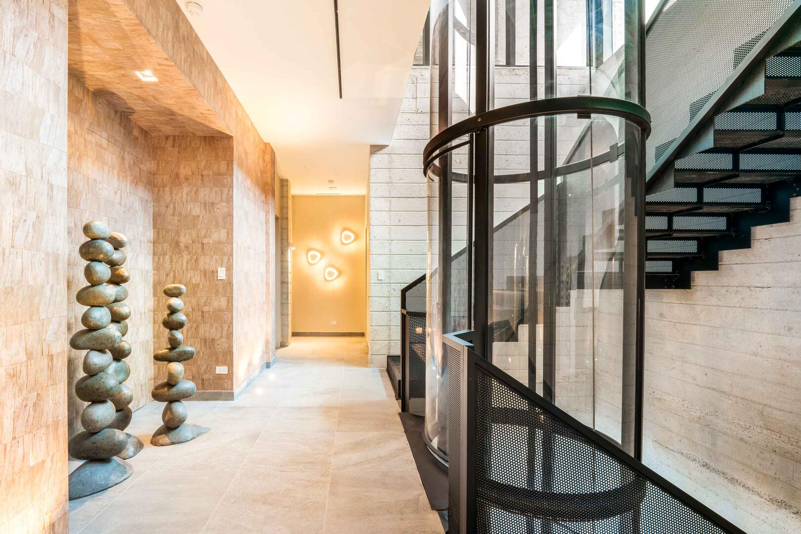 Upper level elevator