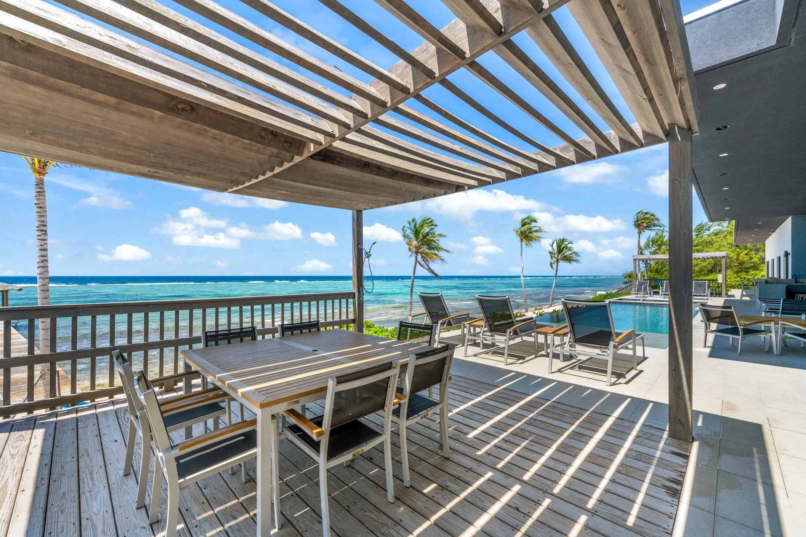 150-EVO-Dining-Cabana2