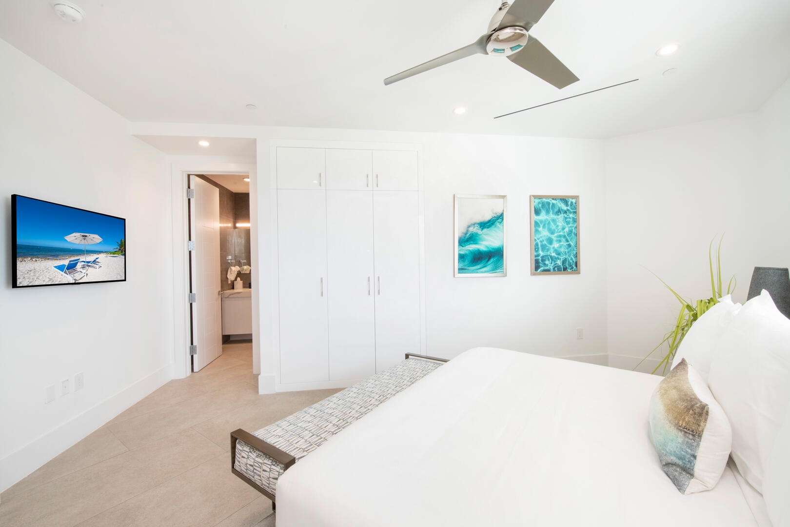 Guest Suite with SmartTV .