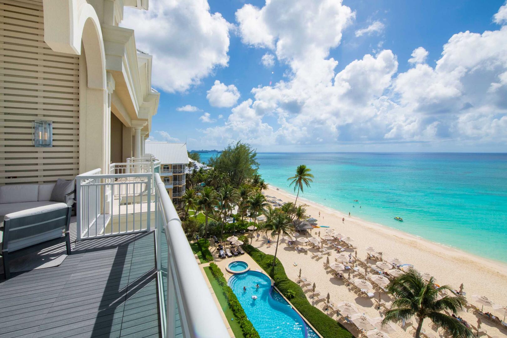 Views to the south along Seven Mile Beach.