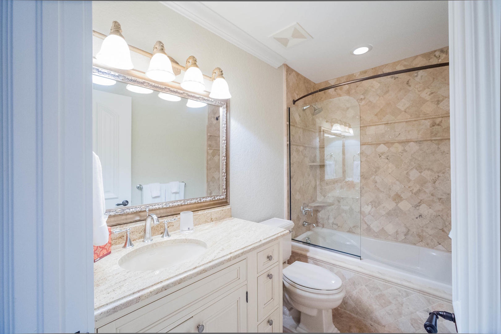 First Floor Double Queen Bath.