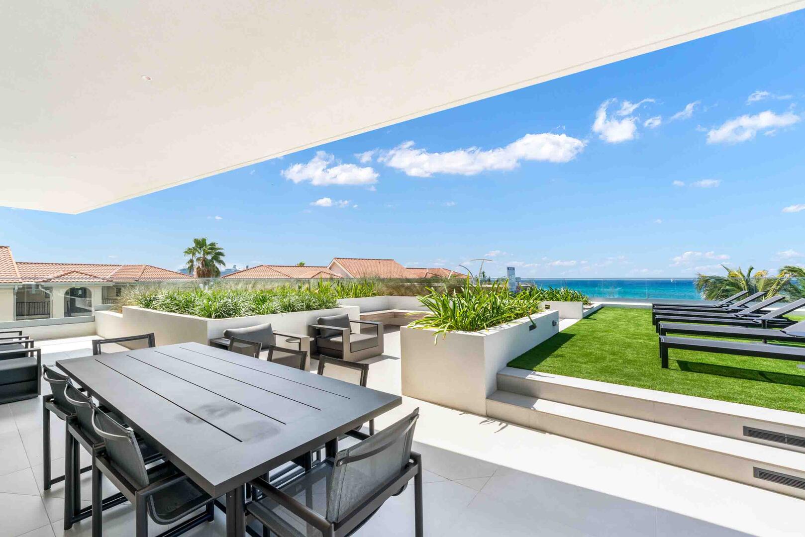 There's also an alfresco dining table on the terrace perfect for a mimosa brunch.