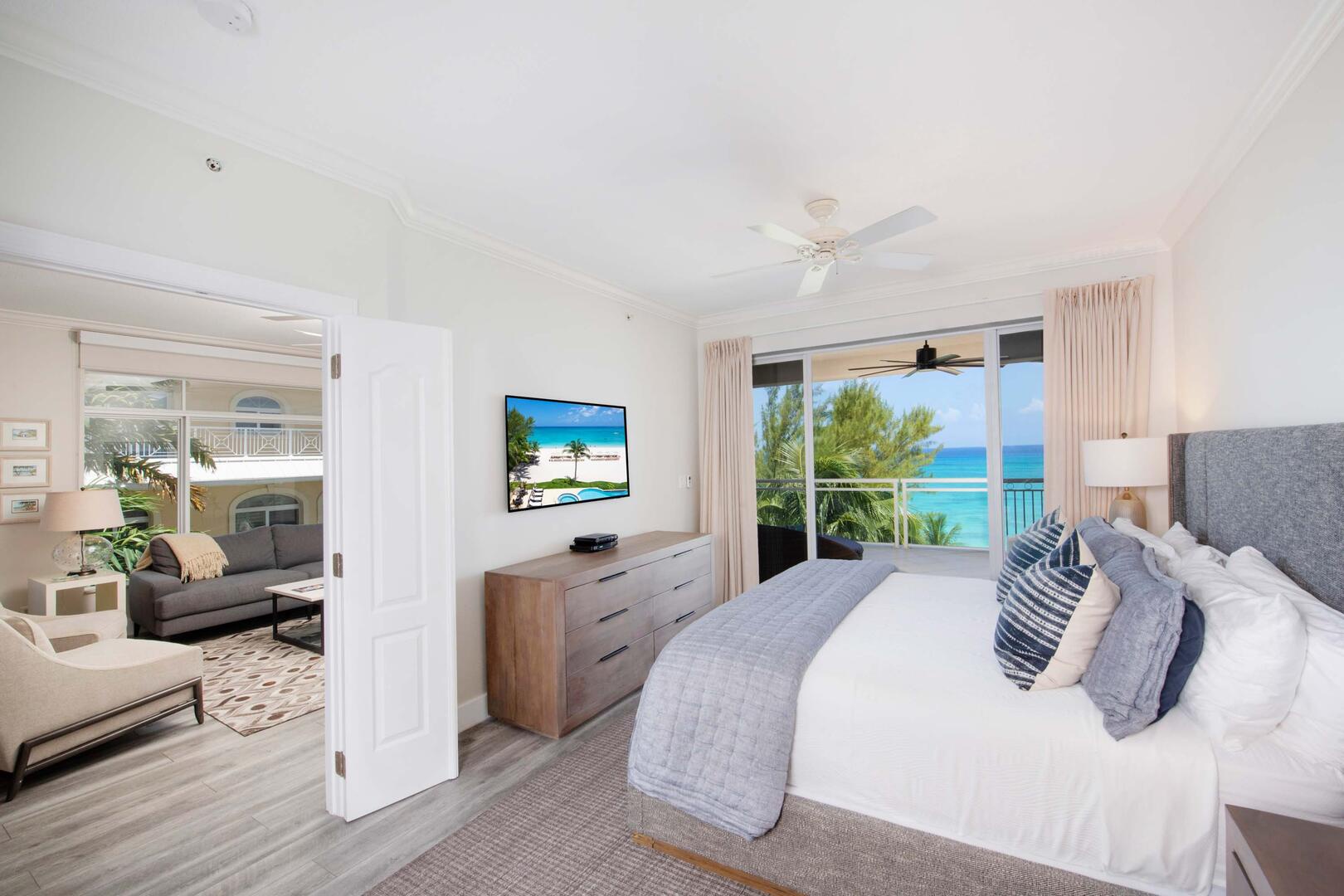 Master Suite with king bed.