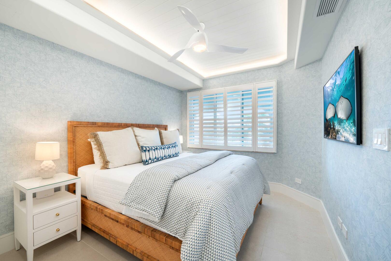 Guest suite with king bed