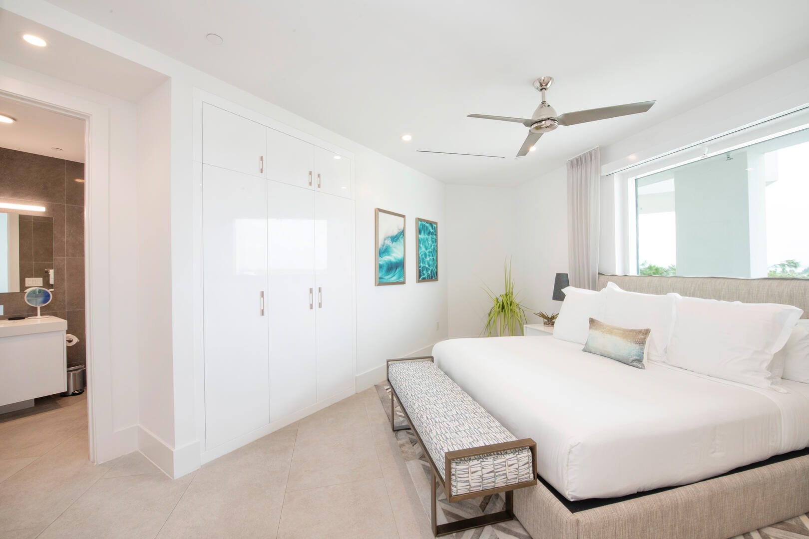 Guest Suite with King Bed.