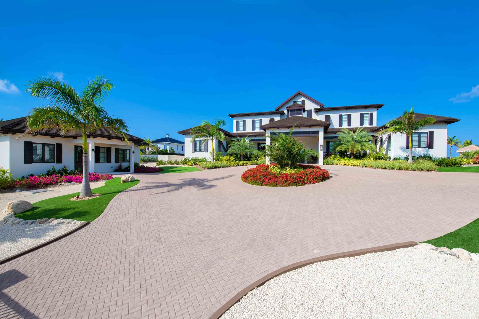 Magnificent (new-construction) gated