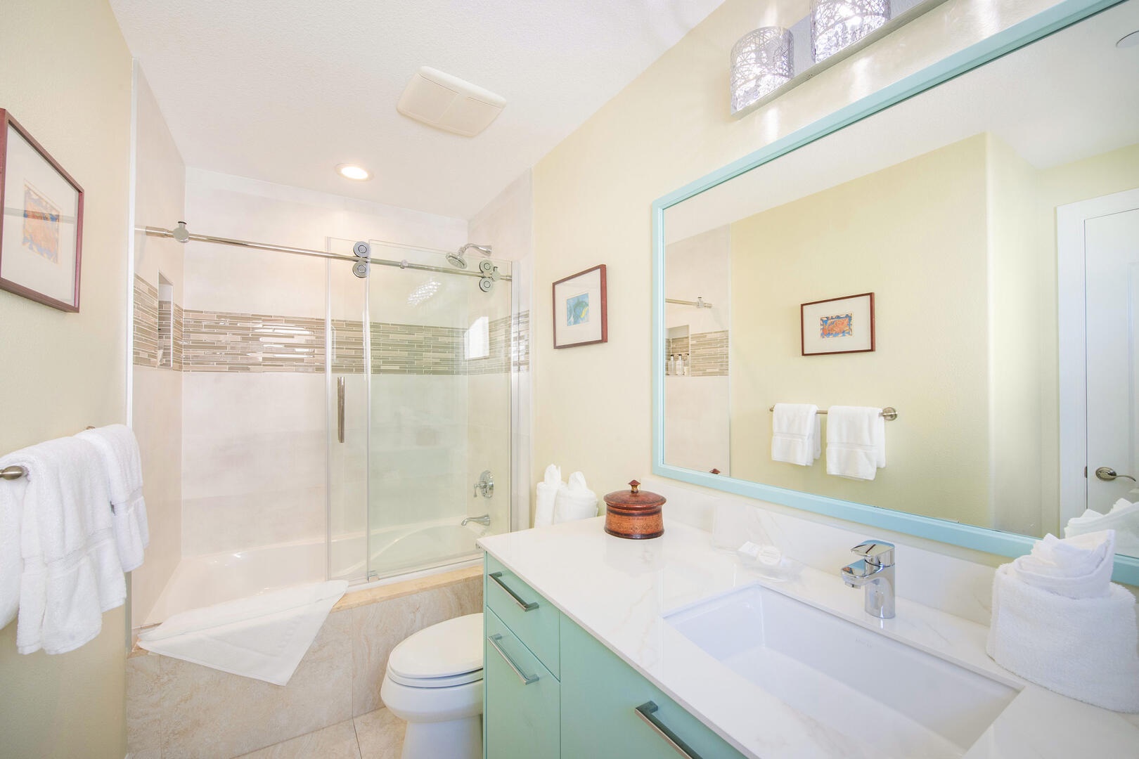Guest Ensuite #1 with shower/tub combo.