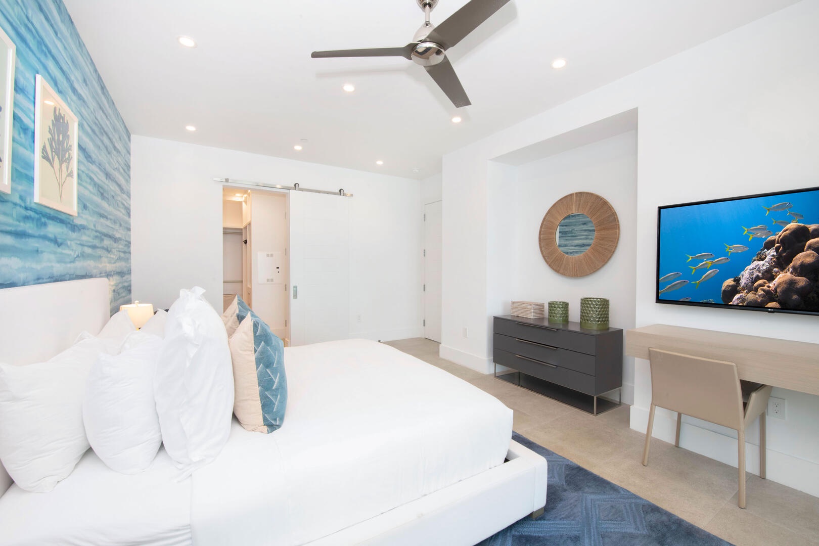 Primary suite with king bed