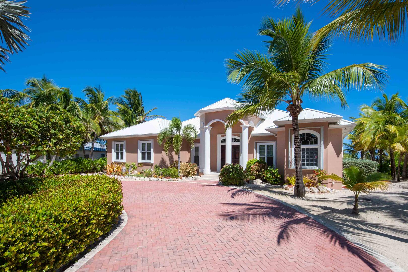 Entrance to Coral Kai with plenty of off-street parking.