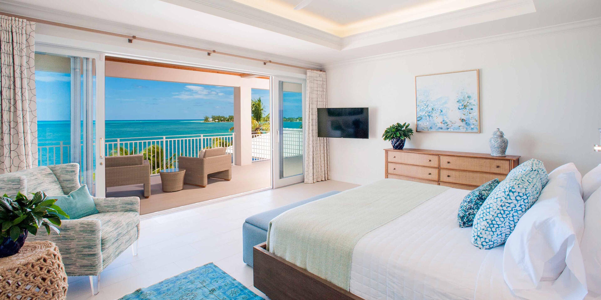 Master Suite with King Bed.