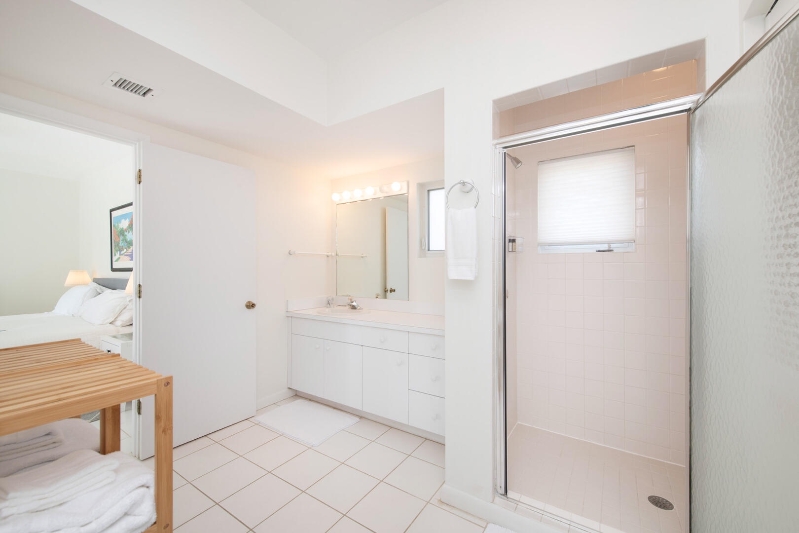 Guest ensuite with shower.