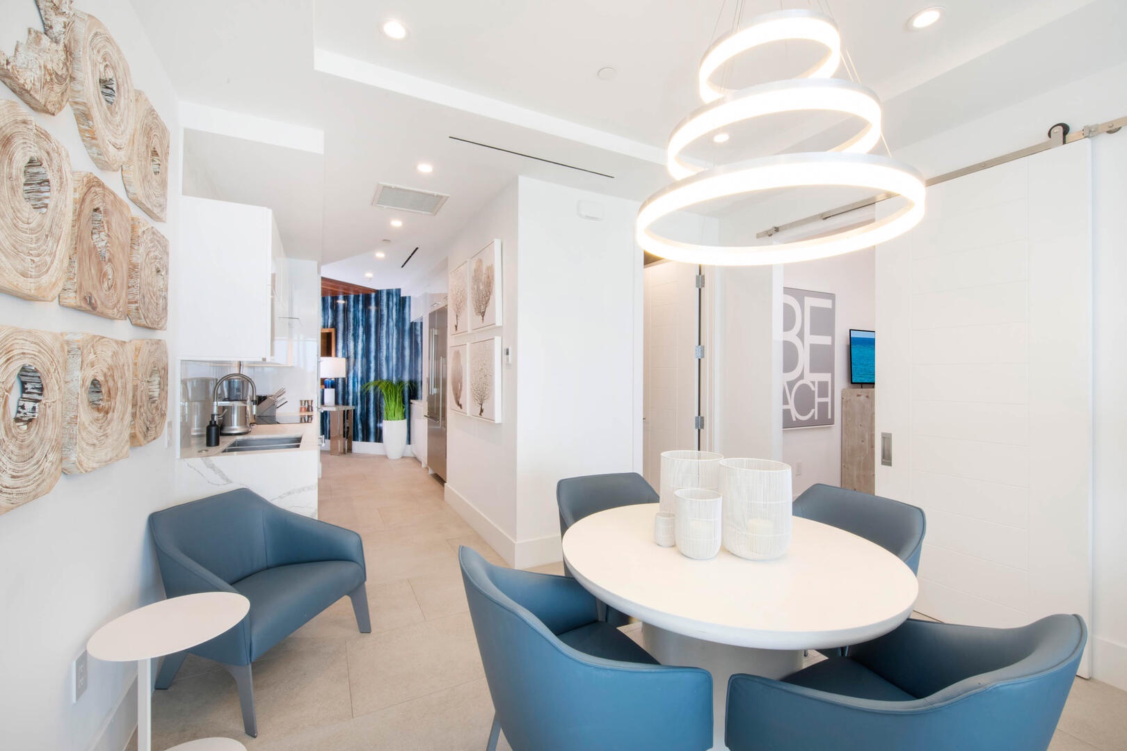 Dining area with seating for 4.