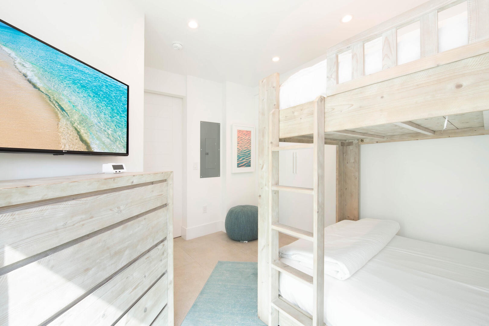 Bunk Suite with television.