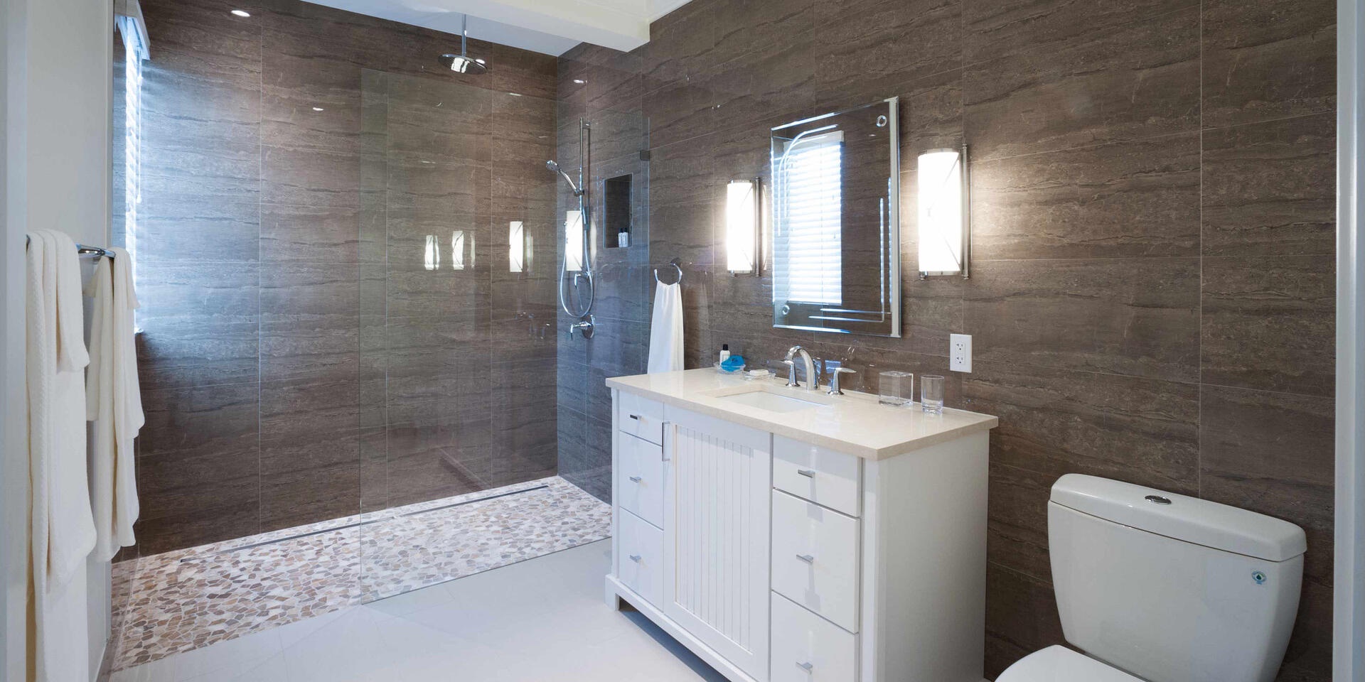 Bunk Suite ensuite bathroom.