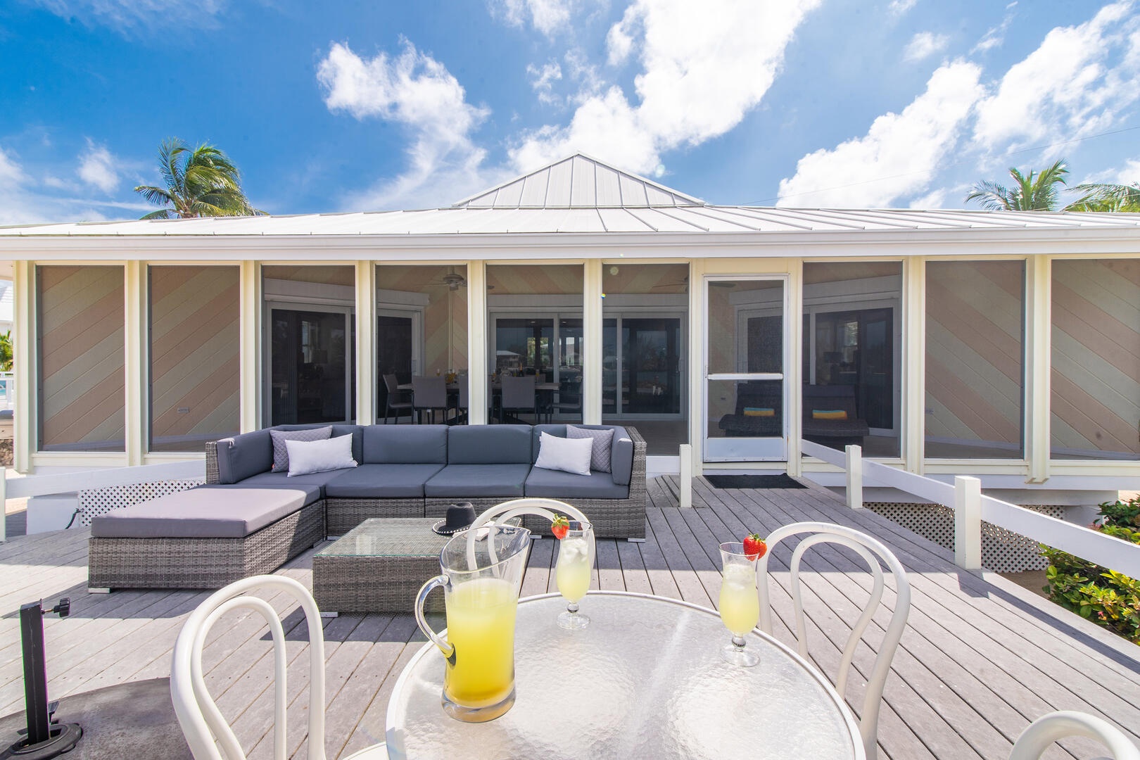 Sun deck with all the lounge vibes.