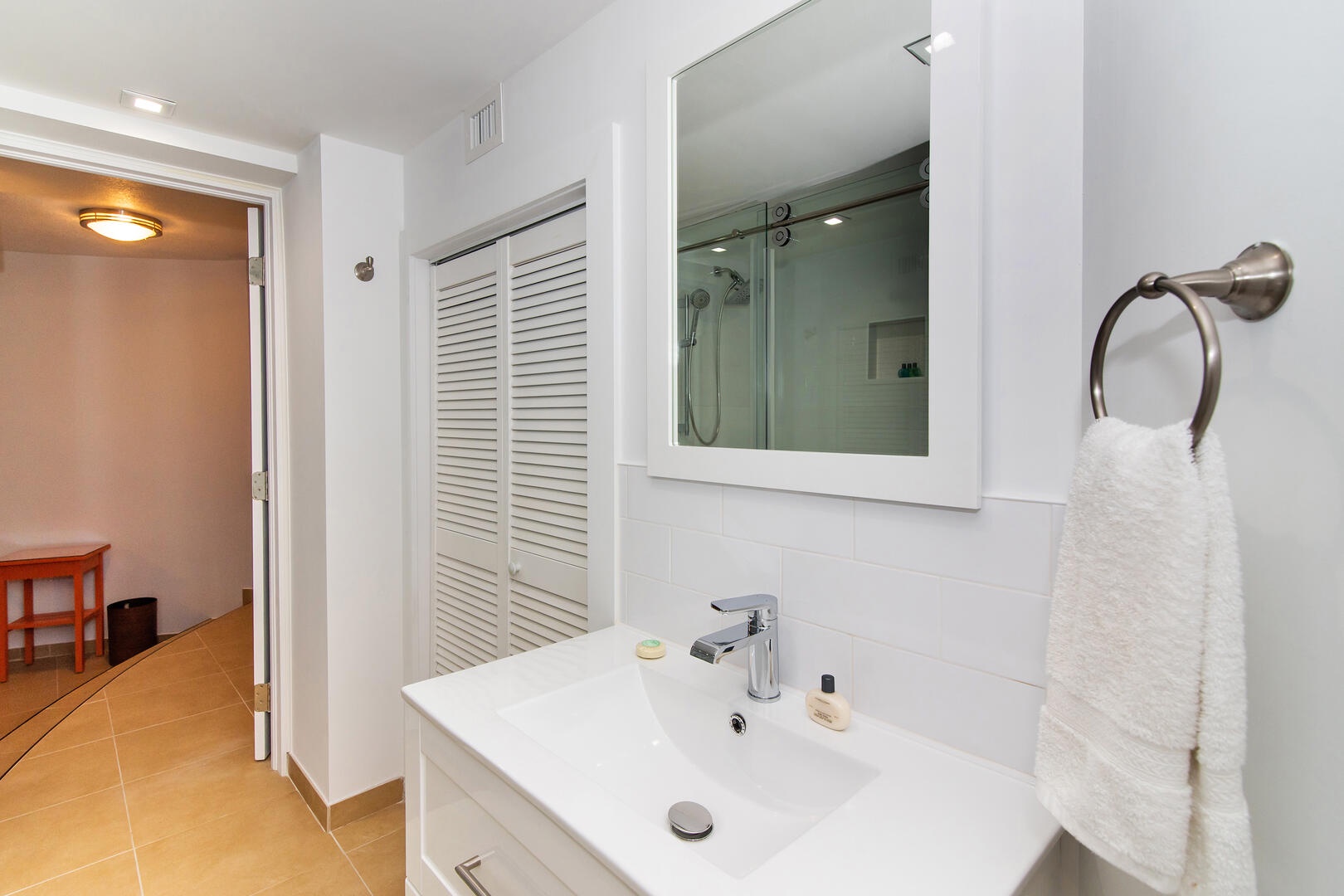 Bunk suite bathroom.