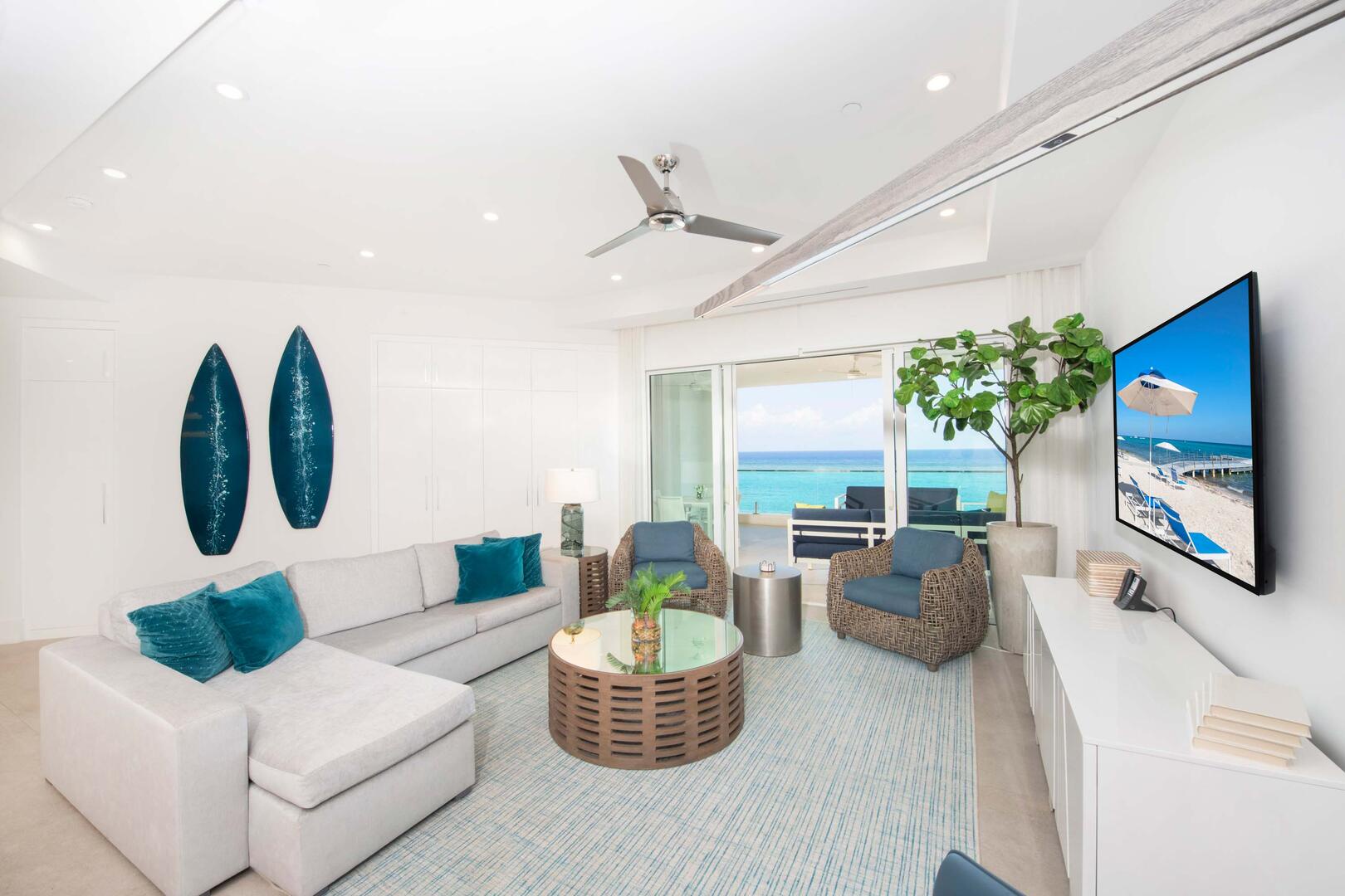 Living Area with SmartTV.