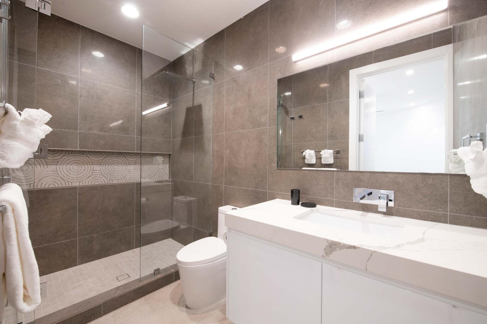 Guest Ensuite with large walk-in shower.