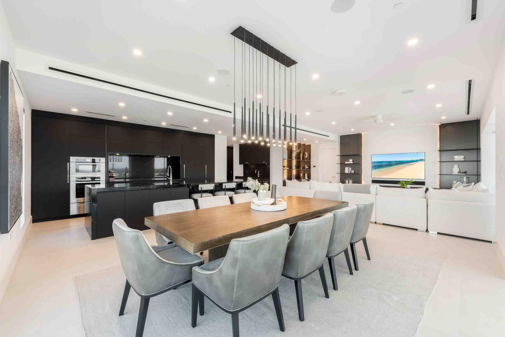 Formal dining area with seating for 10.